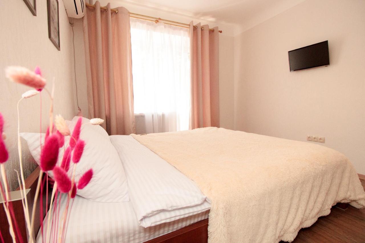 Apartment On Sobornyi Avenue 61 Oleksandriia Ngoại thất bức ảnh